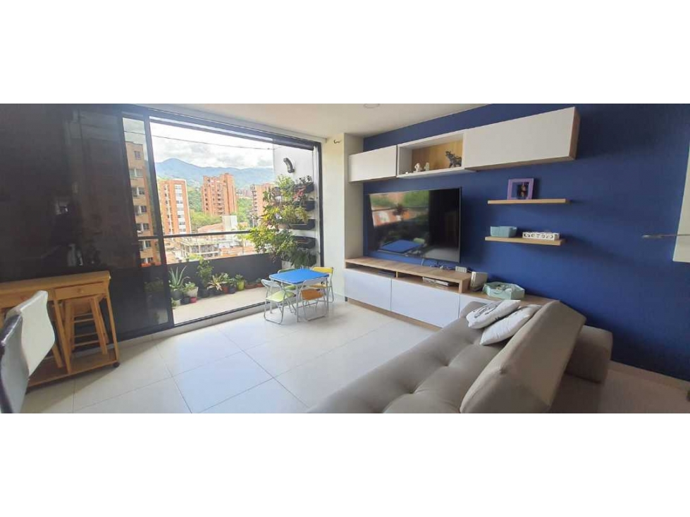 VENDO APTO 8VO PISO, UBICADO EN LA CASTELLANA. MEDELLÍN