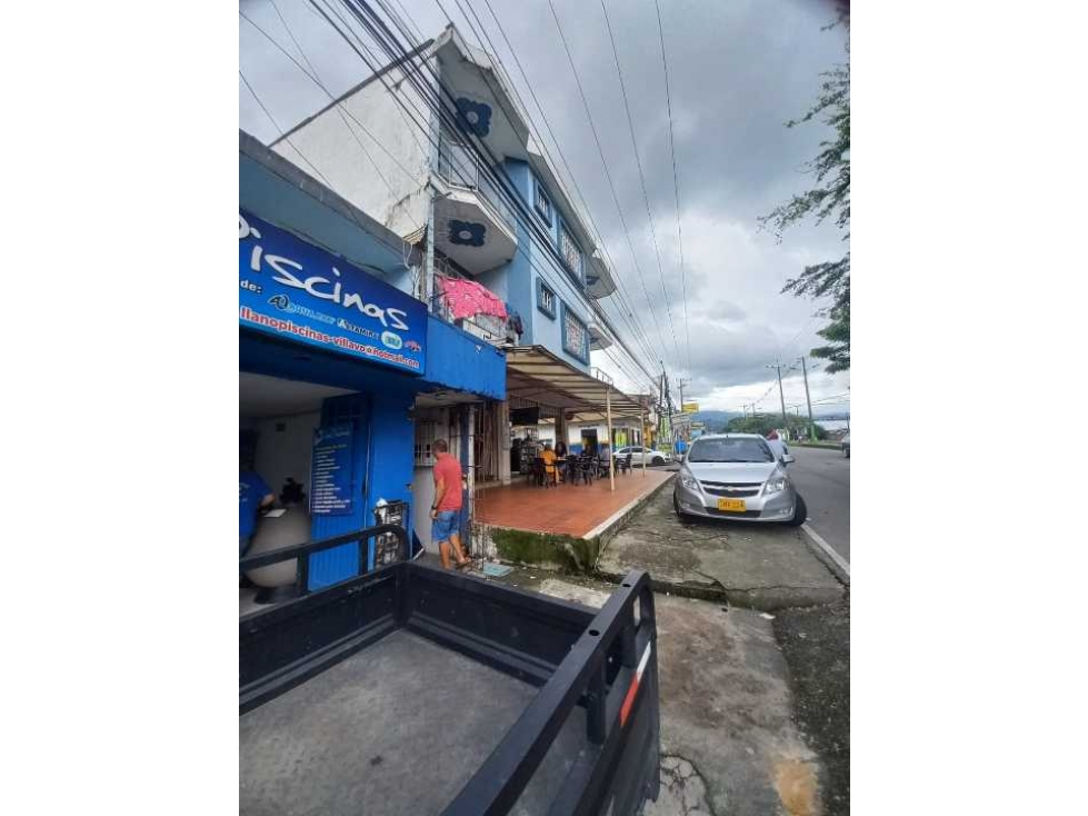 Vendo Casa comercial sobre Avda Puerto Lopez amplia remodelada V.