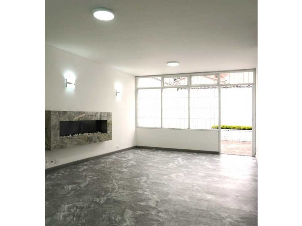 Vendo hermosa casa remodelada en Contador Bogotá