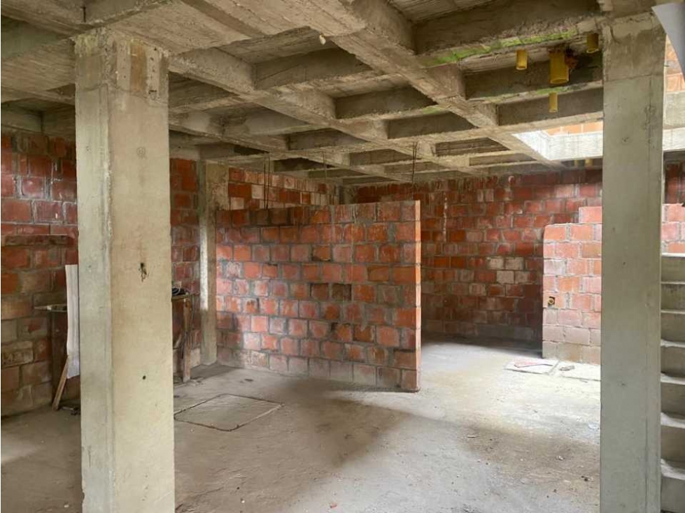 Vendo Villa Magna, edificio en construcción