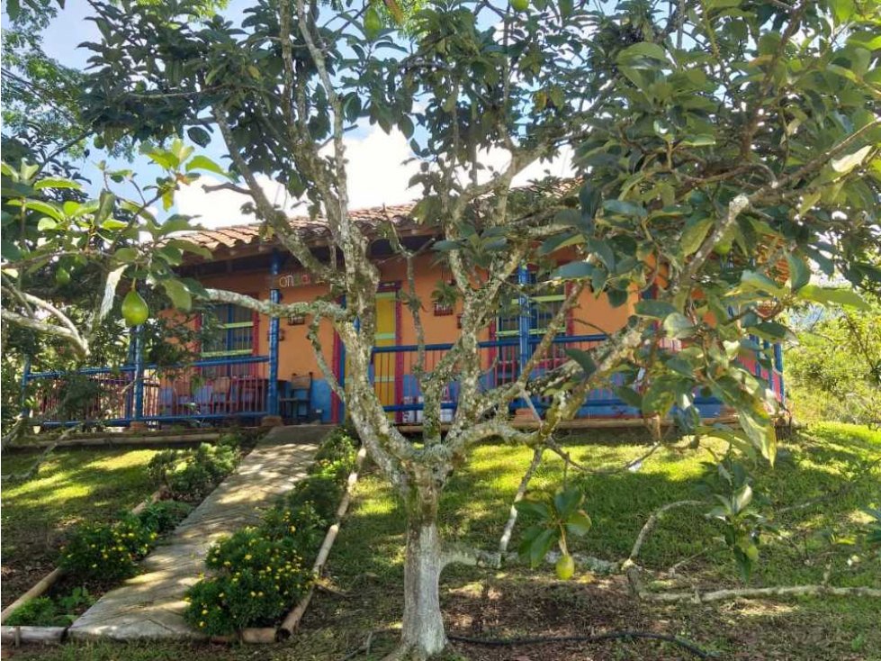 Venta de finca en  unidad cerrada  Tamesis