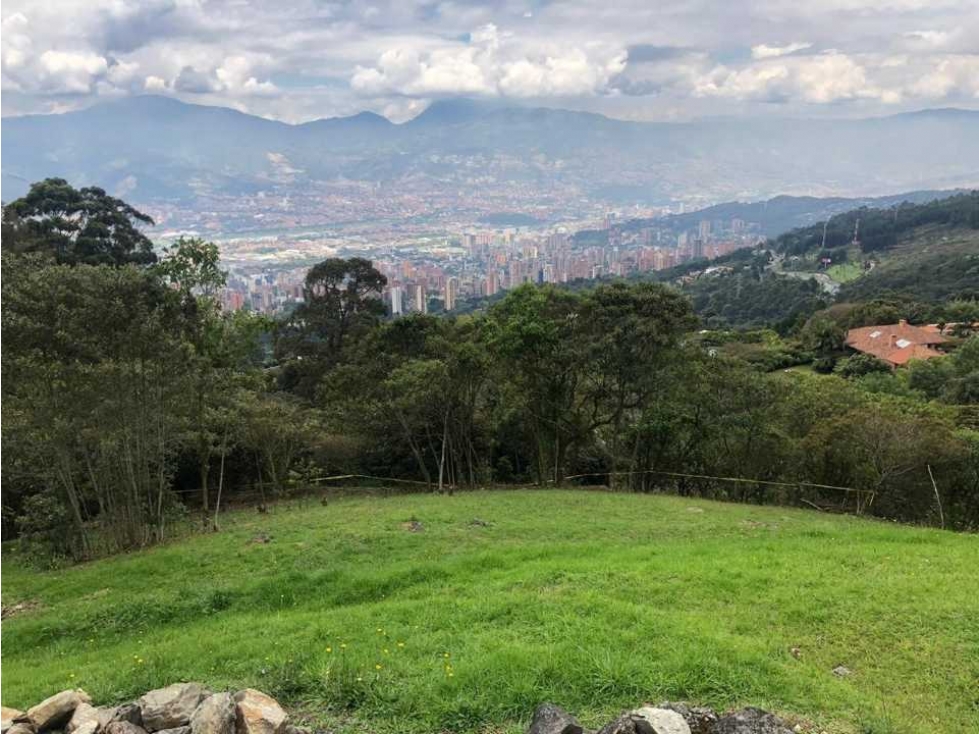 Venta de lote en vía Las Palmas. Parcelación exclusiva, hermosa vista.