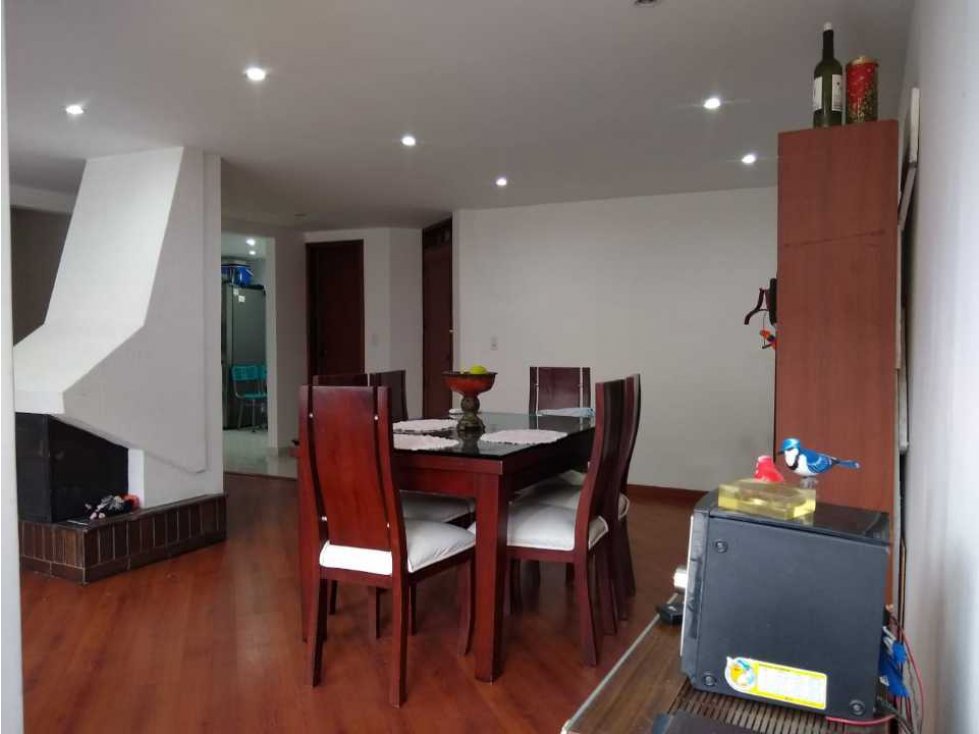 VENTA HERMOSO APARTAMENTO  EN SANTA BÁRBARA CON TERRAZA