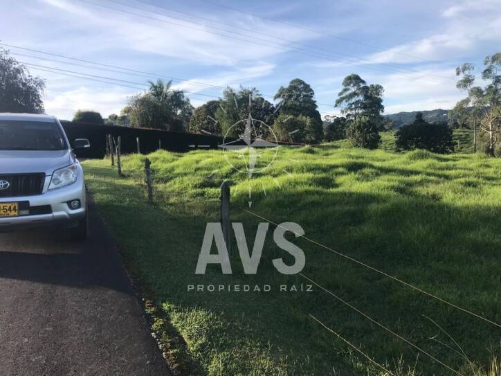 Lote para venta en unidad cerrada del Retiro  2260