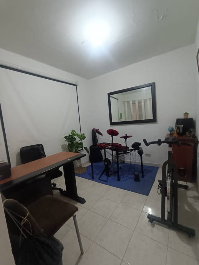 CASA EN VENTA. LOCALIDAD BARRIOS UNIDOS BOGOTA D.C. EXCELENTE UBICACION Y PRECIO.