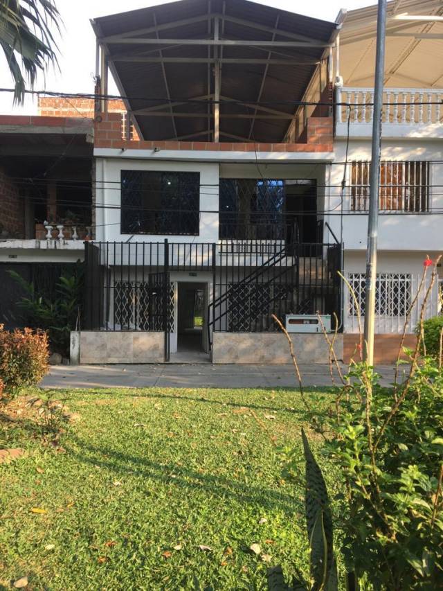 Casa en Cali en el barrio Calipso