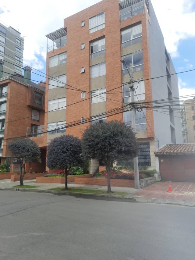 En venta o arriendo AMOBLADO, hermoso apartamento SANTA BARBARA