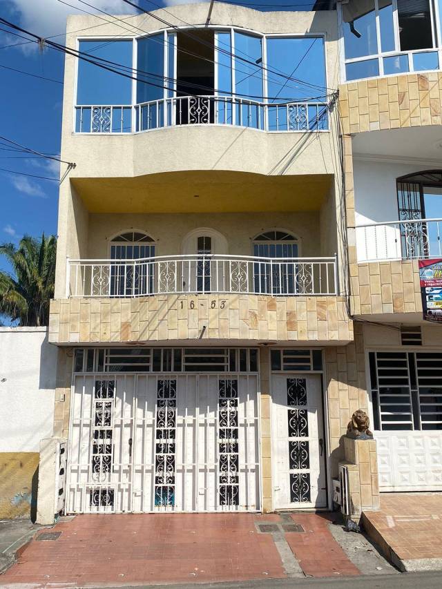 CA104 SE VENDE CASA EN EL BARRIO LA QUINTA (TULUA)