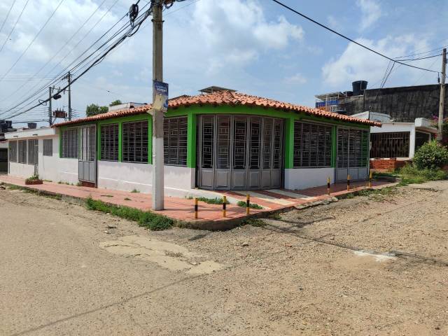 Vendo casa esquinera en la urbanización Molinos del Norte de la ciudad de Cúcuta