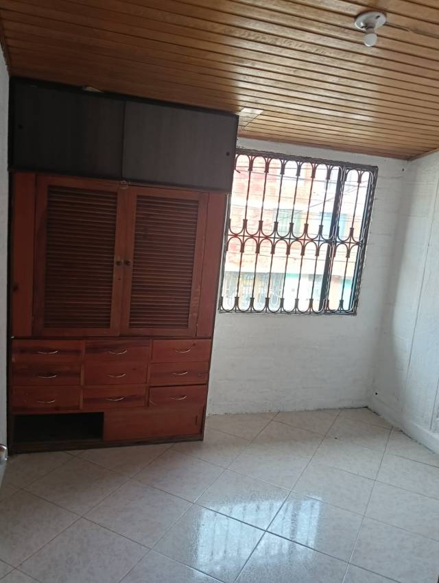 SE VENDE CASA