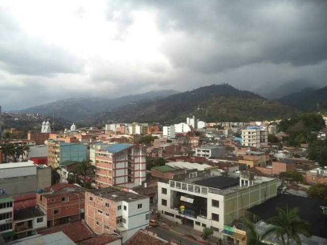 Se vende directamente - Bonito apartamento ubicado en el centro de Floridablanca.