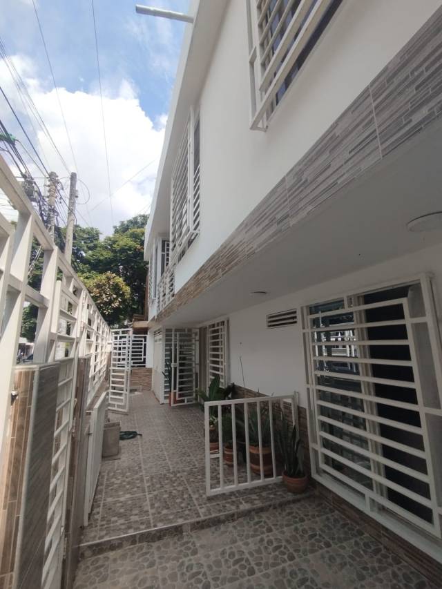 VENTA CASA EN BARRIO LOS ALMENDROS